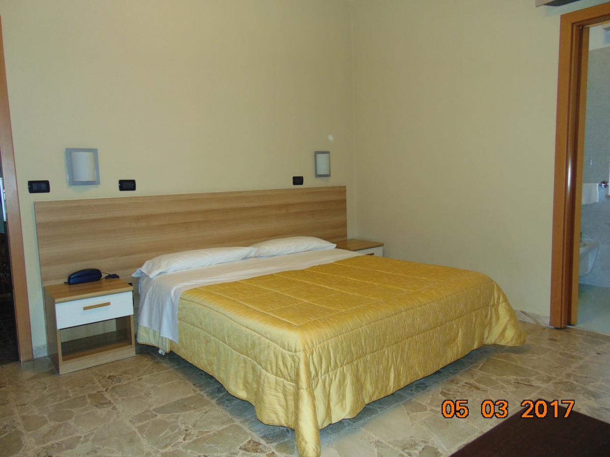 Hotel Mazzocchetti Citta Sant'Angelo Extérieur photo