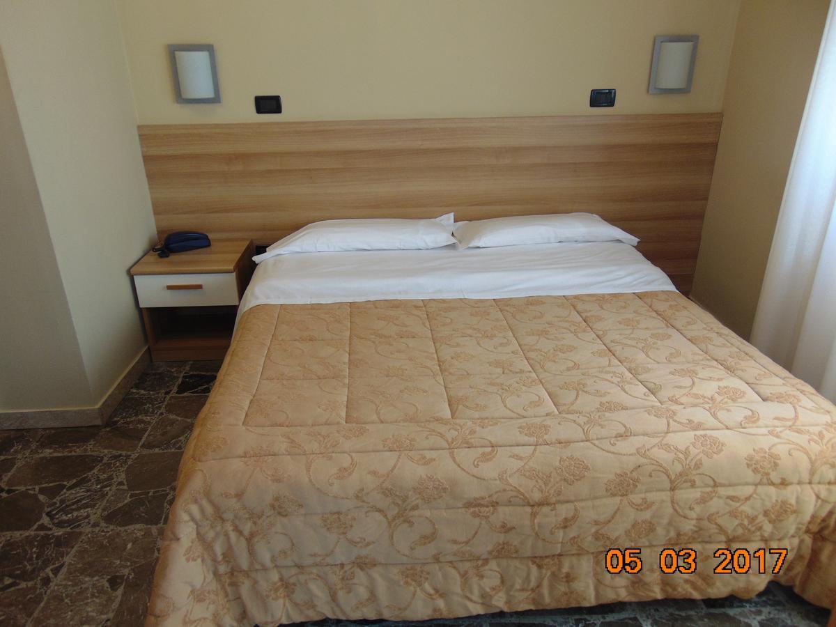 Hotel Mazzocchetti Citta Sant'Angelo Extérieur photo
