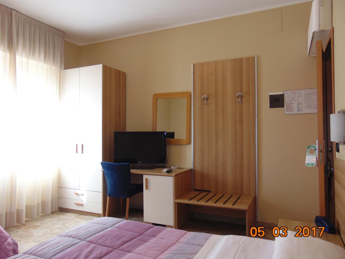 Hotel Mazzocchetti Citta Sant'Angelo Extérieur photo