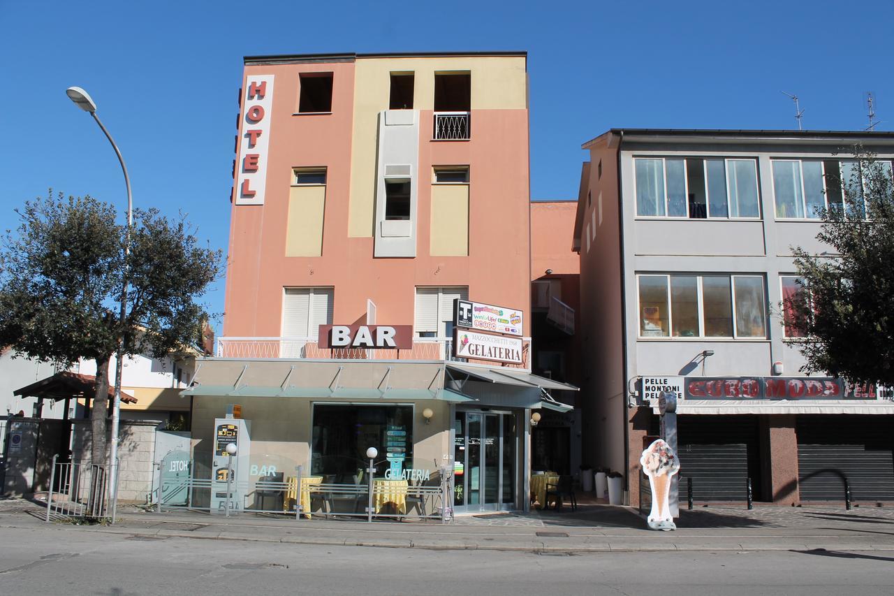 Hotel Mazzocchetti Citta Sant'Angelo Extérieur photo